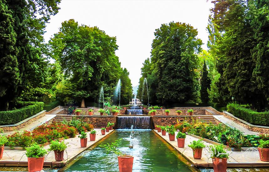  shahzadeh mahan historical garden in Kerman
